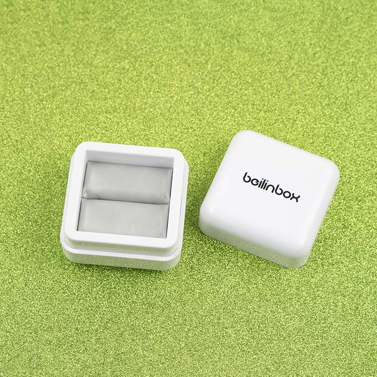 White jewelry ring plastic packaging box